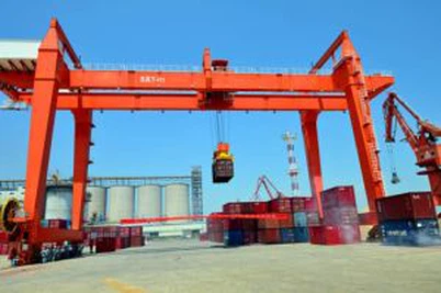 Hafen Hof RMG Container Portalkran
