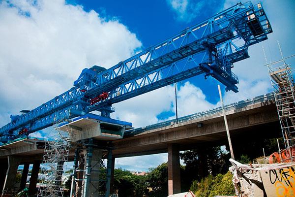 Straßen-konkreter 200t Brücken-Stahlaufrichtung Launcher Crane
